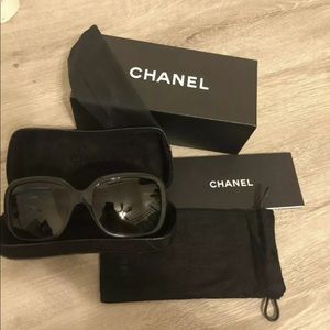 Chanel Bow Sunglasses 5171Black/white